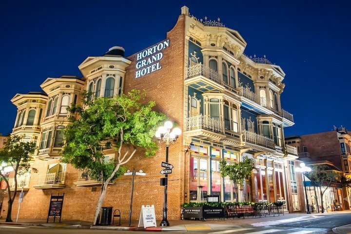 San Diego Gaslamp Ghosts and Crime Walking Tour